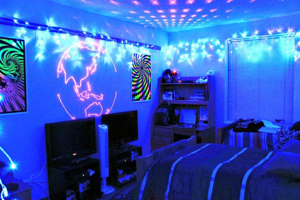 Psychedelic Room Decor The advocate : students like psychedelic dorm ...