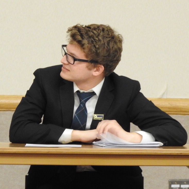 Gretchen+Shepard+and+Sam+Miller+%28above%29+were+the+only+student+senators+to+submit+a+petition+to+run+for+student+vice+president+and+president.