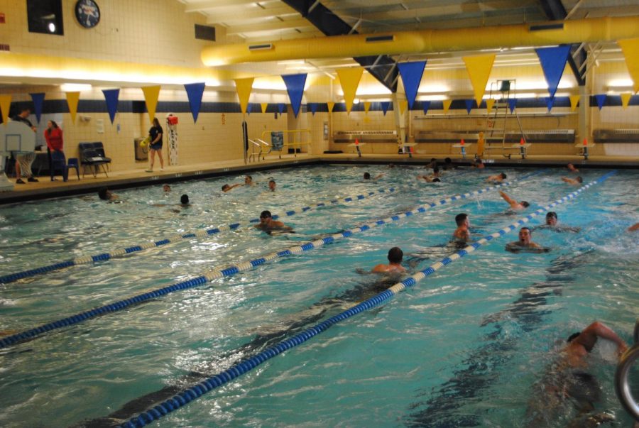 Wrestlers+swim+laps+last+Wednesday+for+their+practice+at+the+Zamias+Aquatic+Center.+They+usually+swim+about+35+laps.+The+laps+are+one+of+three+parts+of+their+Wednesday+workouts.