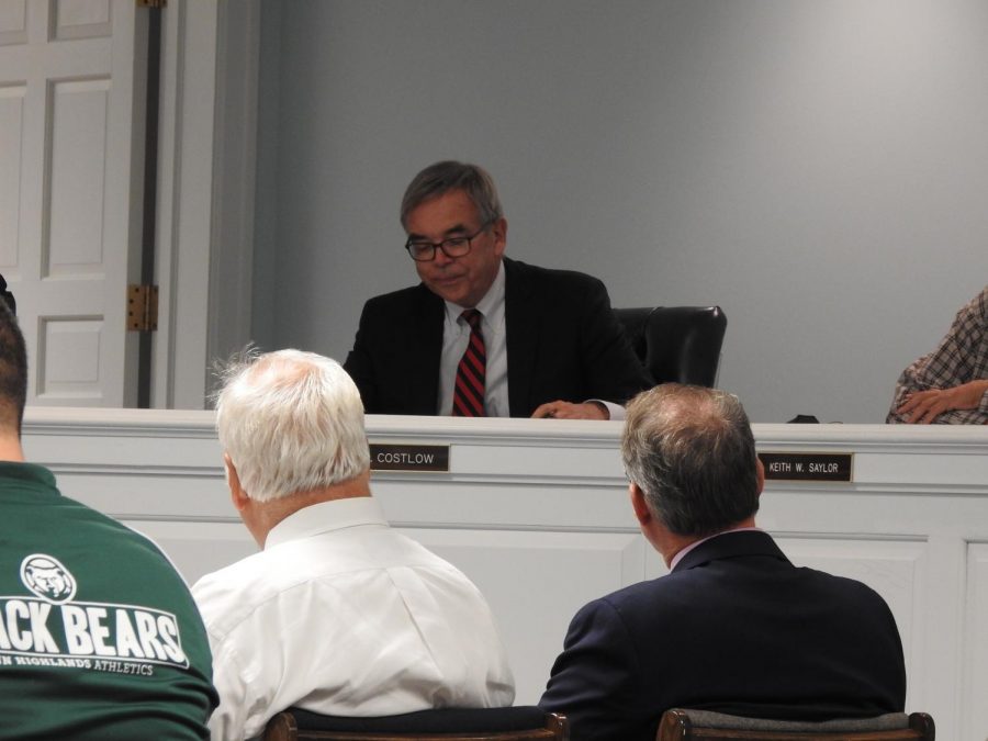Richland+Township+supervisors%27+solicitor+Gary+Costlow+at+an+Oct.+29+meeting.+