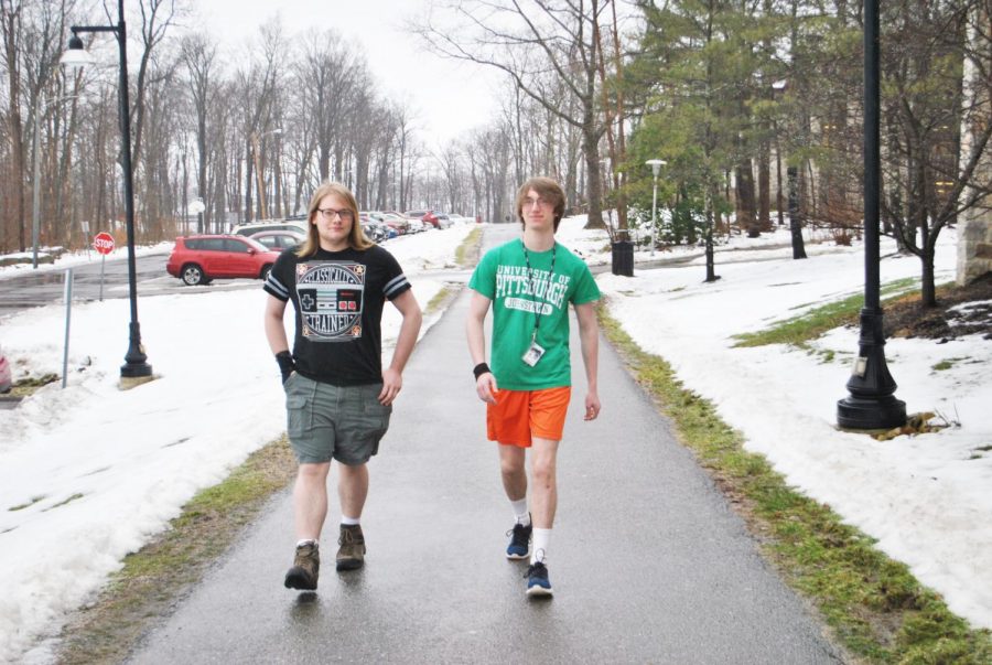 Sophomores+Ben+Campbell+%28left%29+and+Logan+Rickley+%28right%29+wear+shorts+in+winter+weather+Thursday.