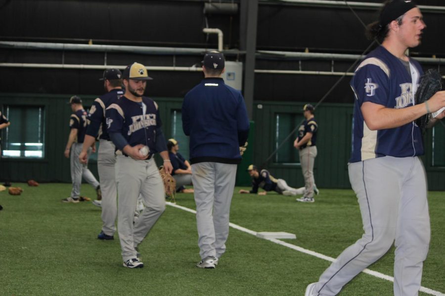 Men%E2%80%99s+baseball+team+members+work+out+Jan.+28+at+the+Iron+Horse+Baseball+Complex%2C+preparing+for+their+first+competition.