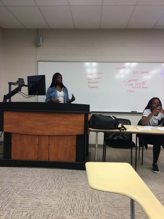 Black+Action+Society+President+Itunu+Lawal+%28left%29+and+Secretary+Sani+Davis+%28right%29+held+their+biweekly+meeting+Thursday+in+Biddle+211.