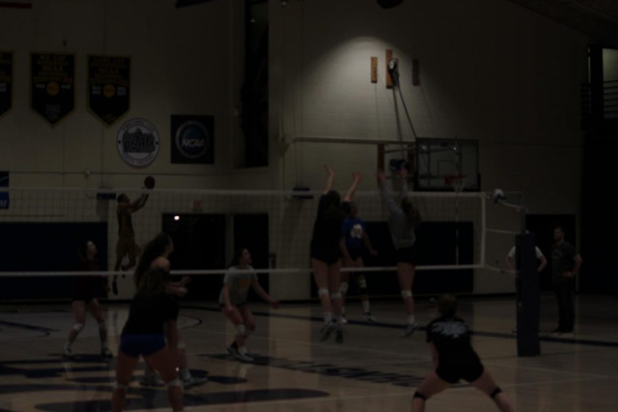 The+Pitt-Johnstown+women%E2%80%99s+volleyball+team+training+March+27+in+the+Wellness+Center.+